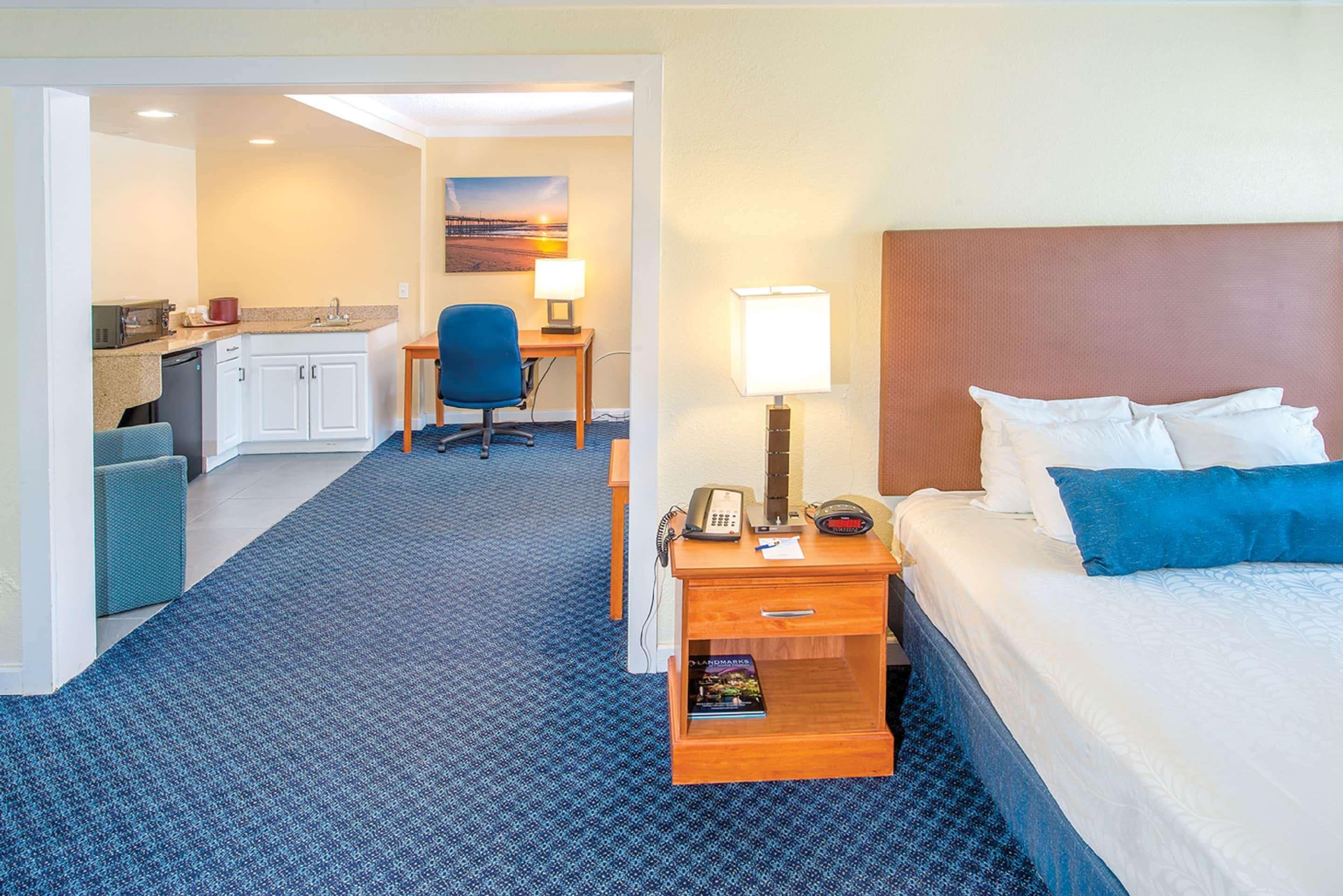 Ramada By Wyndham Virginia Beach Exterior foto